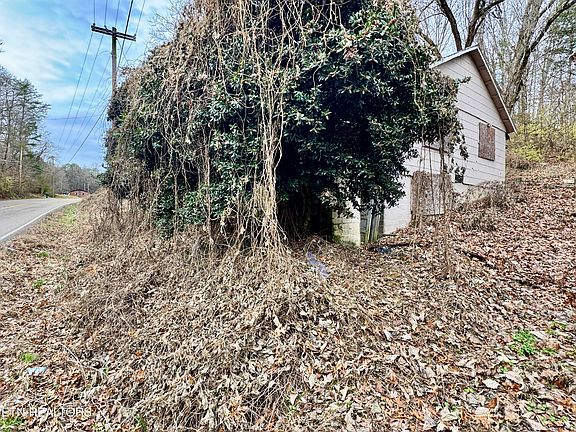 3rd image of 5209 Strawberry Plains Pike