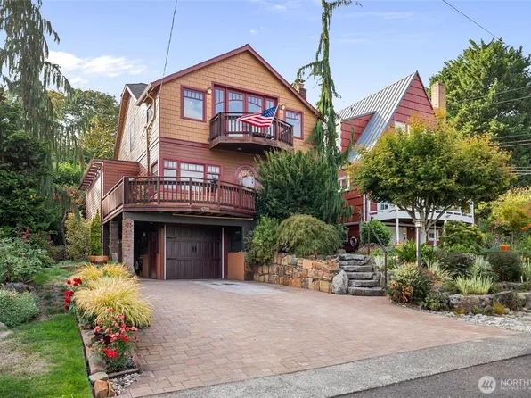 6705 56th Avenue S, Seattle, WA 98118
