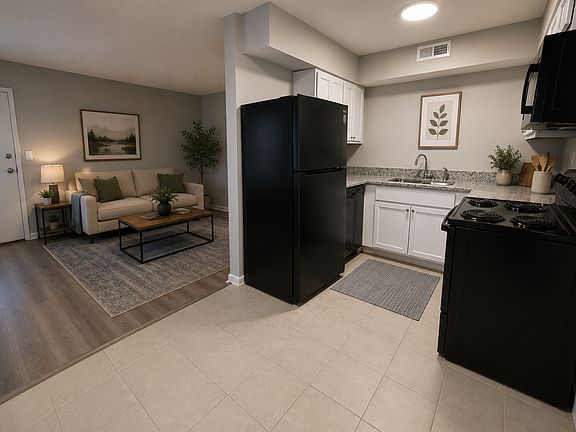 5th image of 3216 Springfield Dr APT 1