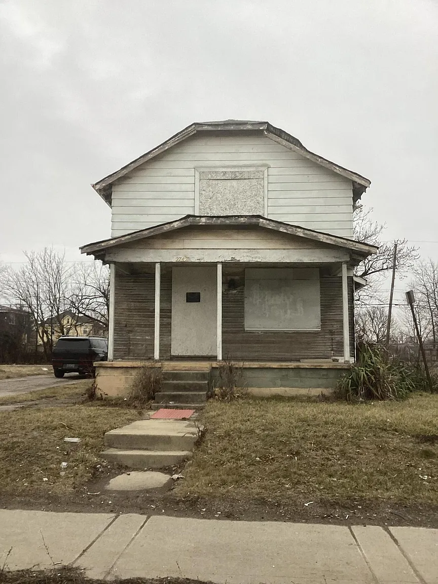2742 E 5th Ave photo 1