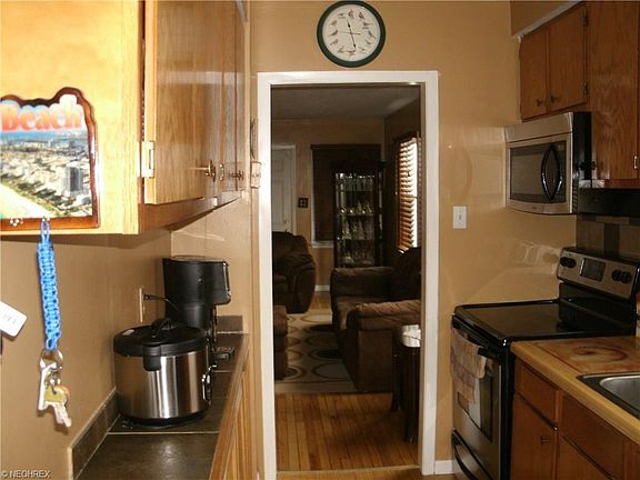 5th image of 4407 W 139th St