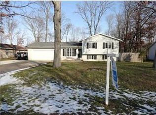 18399 Sheffield Ln, Bristol, IN 46507