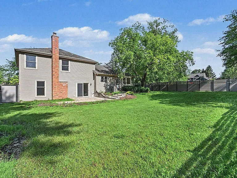 5195 Castaway Ln — Photo 25