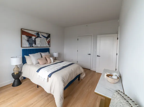 3745 Riverdale Avenue image 6 of 10