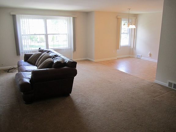 4th image of 45 Guilford Ln APT 5