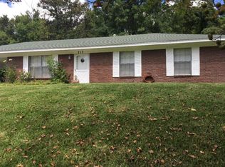 213 Katherine Dr, Vicksburg, MS 39180