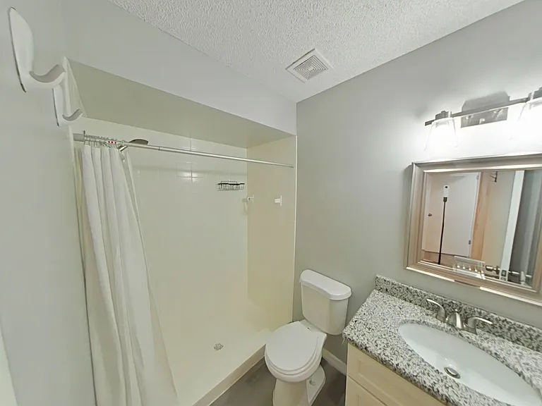 6440 NW 66th Ct — Photo 11