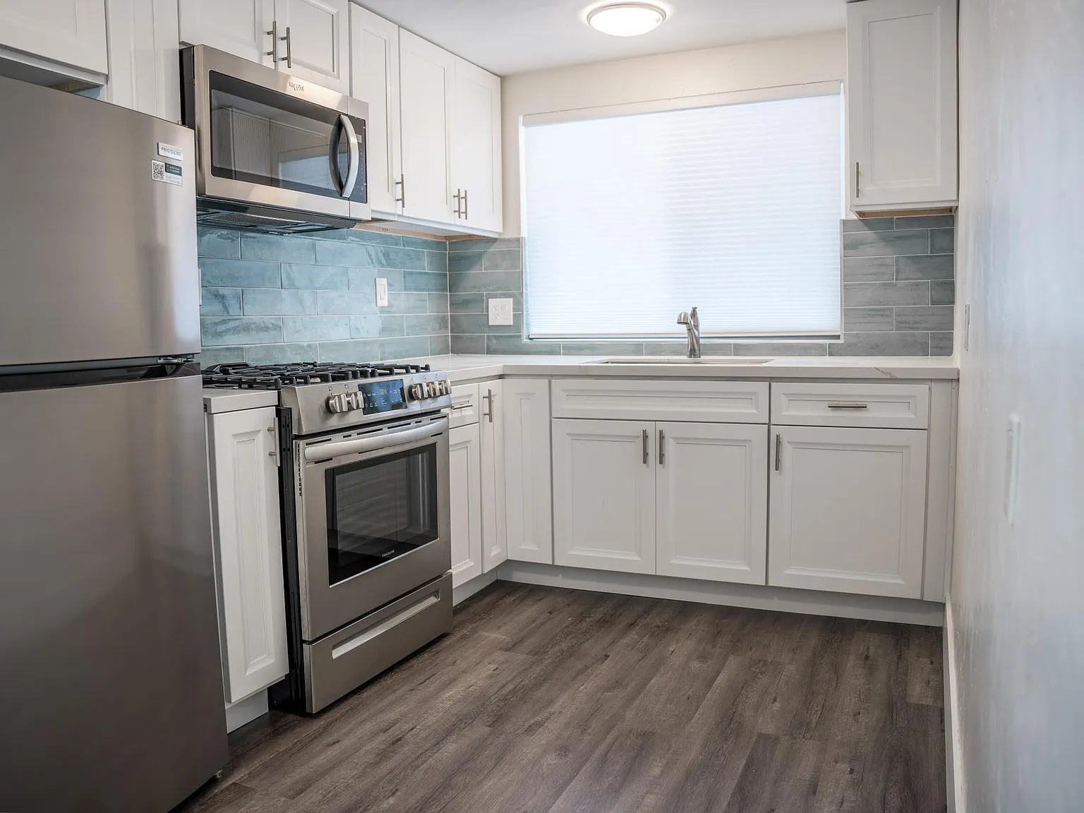 2 bed, 750 sqft, $2,400 — Photo 4