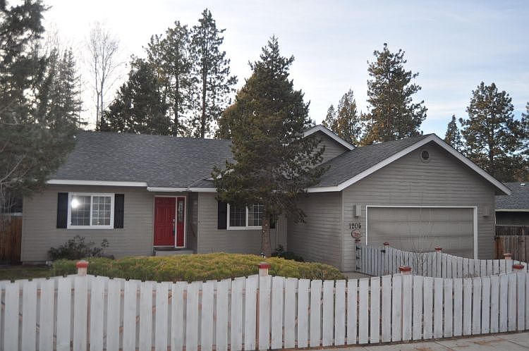 1st image of 1205 SE Teakwood Dr