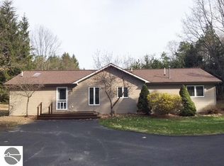 5370 Wright Rd, Bellaire, MI 49615