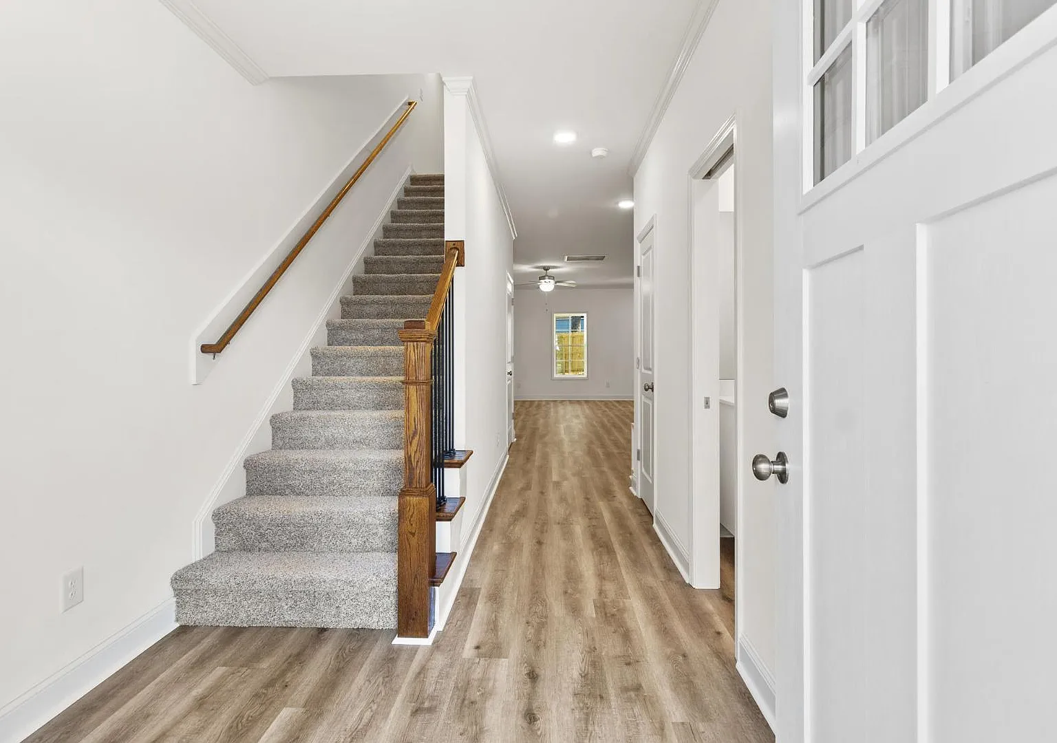 1010 Laurel St — Photo 3