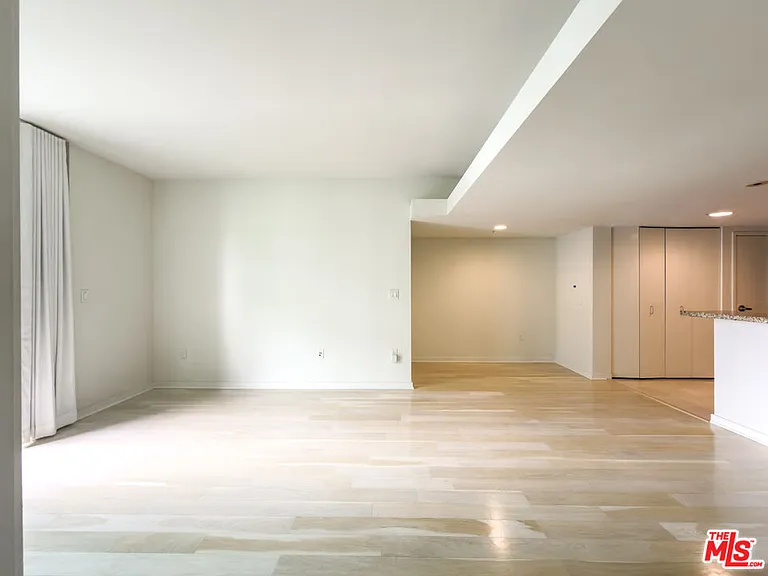 13700 Marina Pointe Dr #1626 — Photo 10