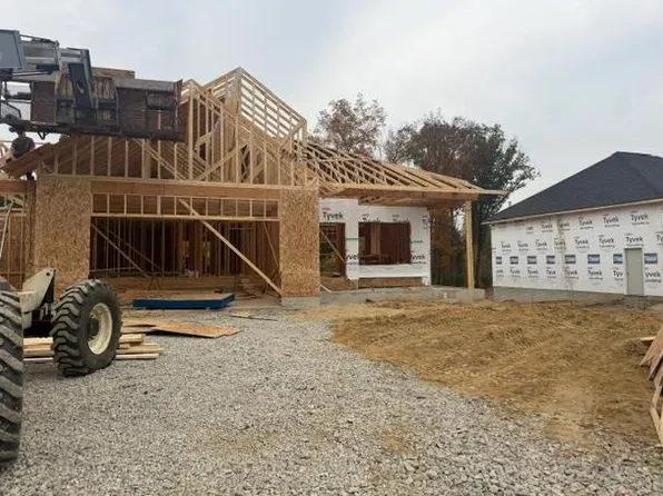 5425 Seminole Valley Trl, Cedar Rapids, IA 52411