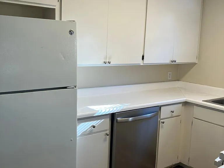 321 T St — Photo 6