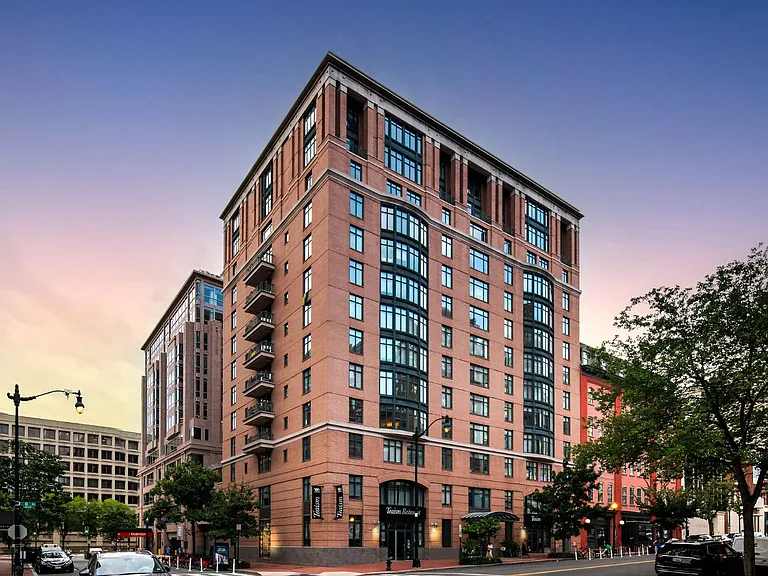The Lexington at Market Square — Photo 48