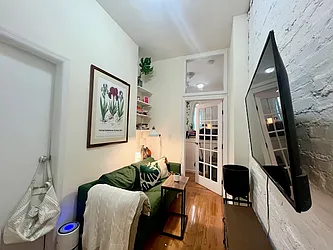 Rented by KNOCKKNOCK LLC