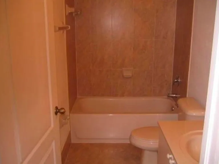 2650 SE 16th Ter #100 — Photo 8