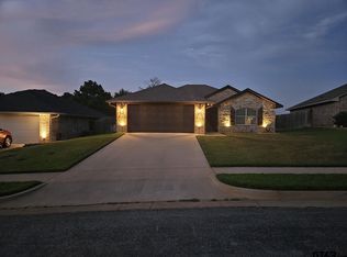 19913 Meadow West Ln, Flint, TX 75762