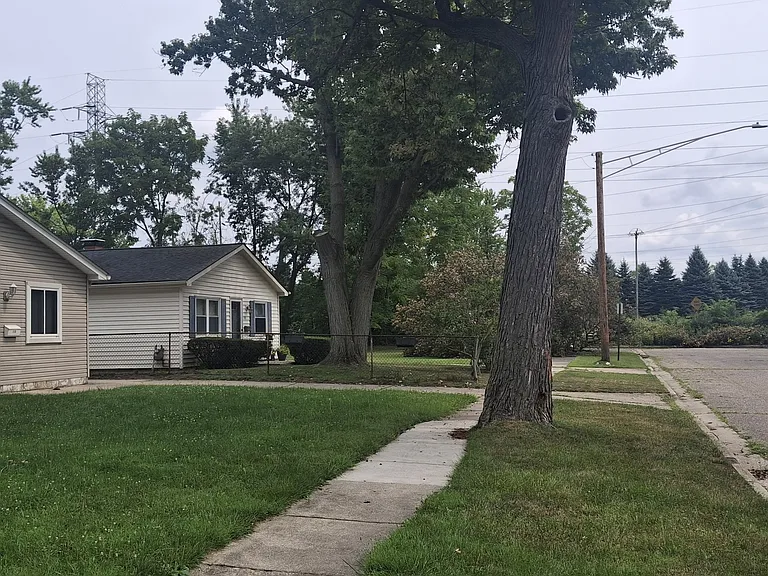 113 E Princeton Ave — Photo 13