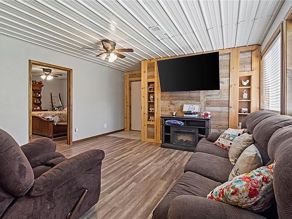 5th image of 26865 New Lawrence Dr