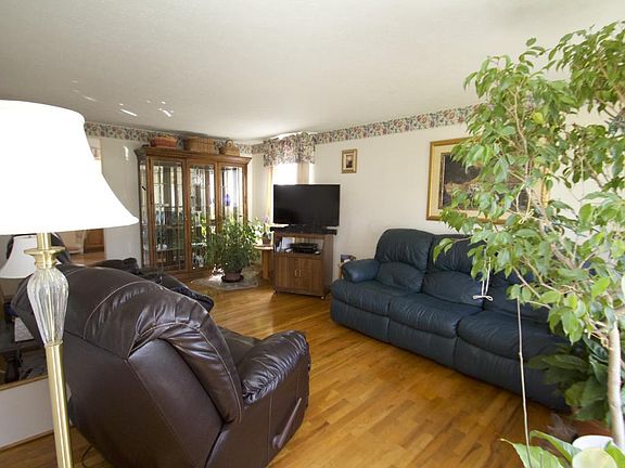 3rd image of 1608 Rygate Dr