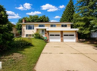 50 Groveland Rd, Strathcona County, AB T8A 3G6