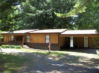682 N Lake Dr, Asheboro, NC 27205