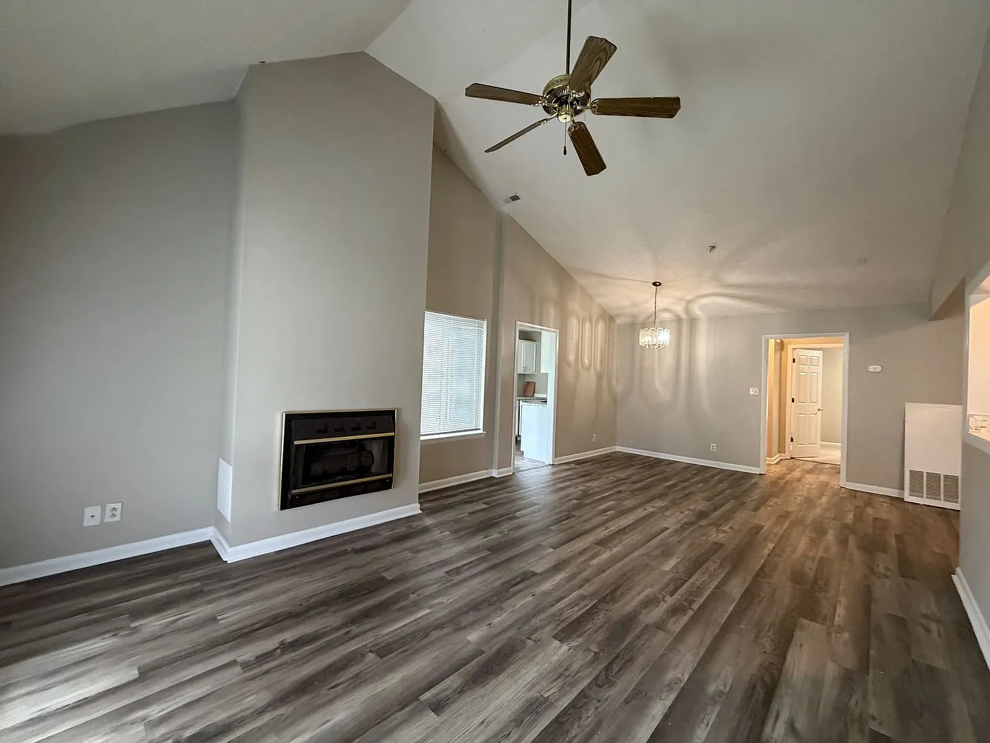 3374-24 Galleria Drive ~ Galleria Place — Photo 2