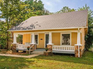 2233 N Douglas Ave, Springfield, MO 65803