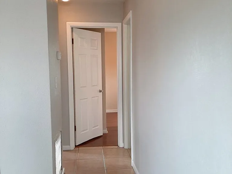 21440 Mallory Ave — Photo 7