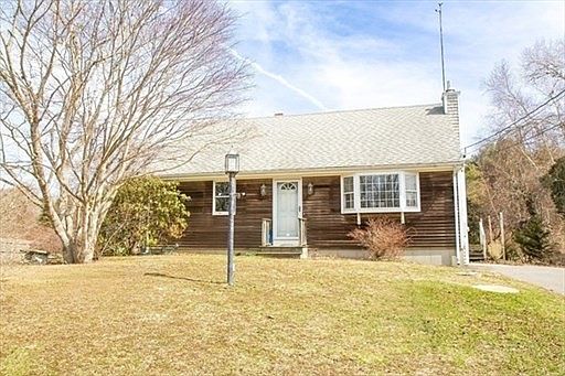 2nd image of 7 Marina Dr