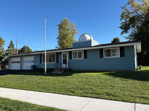 733 Hedin Ave, Ironwood, MI 49938