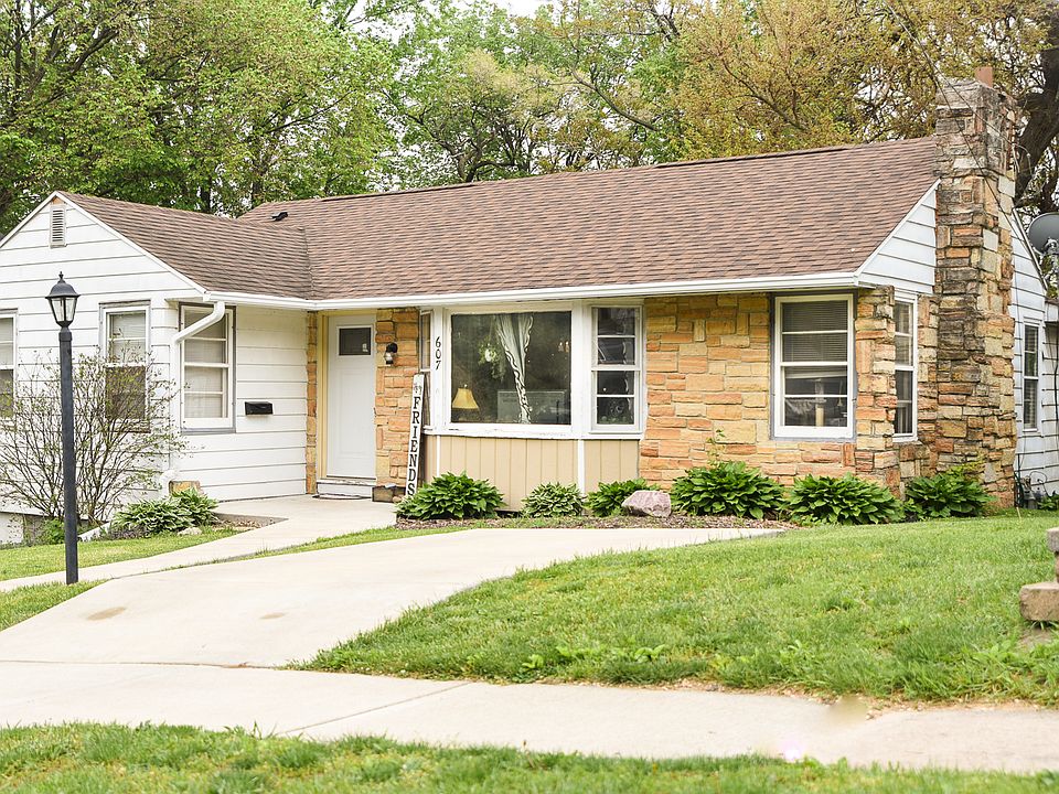 607 S Dixon Ave, Dixon, IL 61021 Zillow