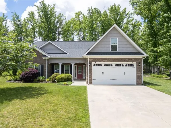 1230 Stonewyck Dr, Granite Quarry, NC 28146