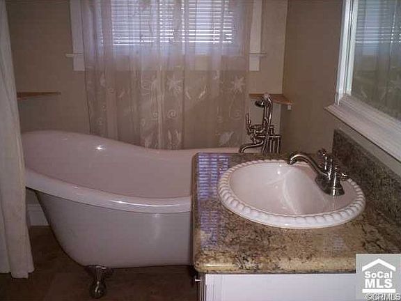 5th image of 442 Molino Ave