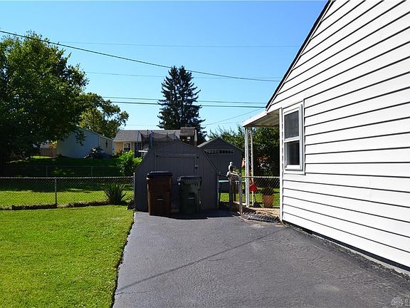 4th image of 2988 Daisy Ct