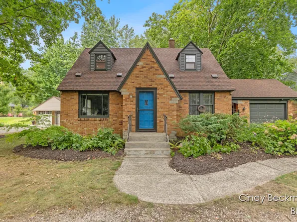 704 Lugers Rd, Holland, MI 49423