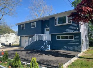 102 Half Mile Rd, Central Islip, NY 11722