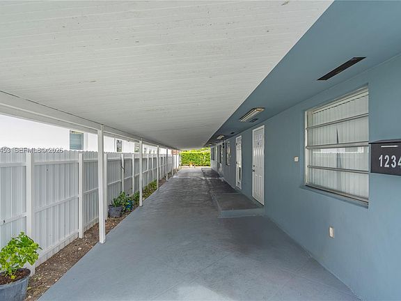 3rd image of 25 W 26th St