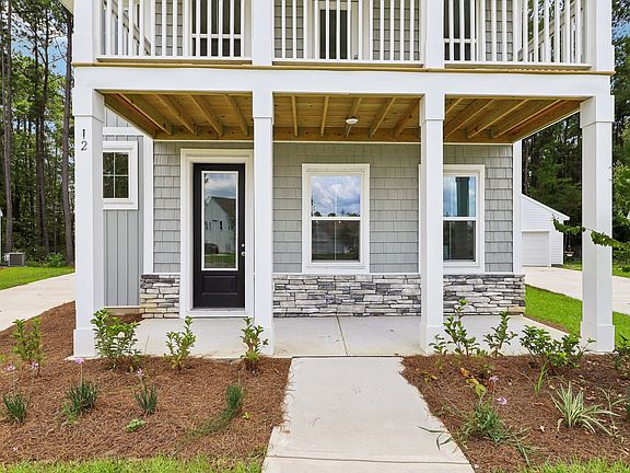 4th image of 12 Standing Oaks Ln
