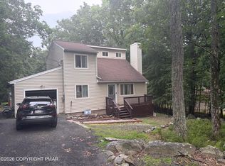2133 Mallard Ct, Bushkill, PA 18324