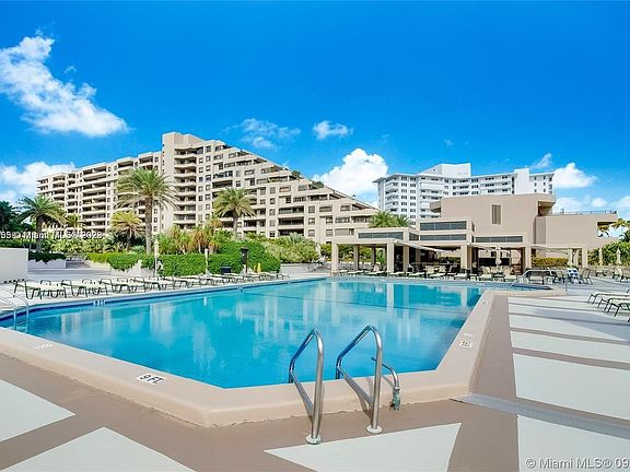 3rd image of 251 Crandon Blvd APT 235