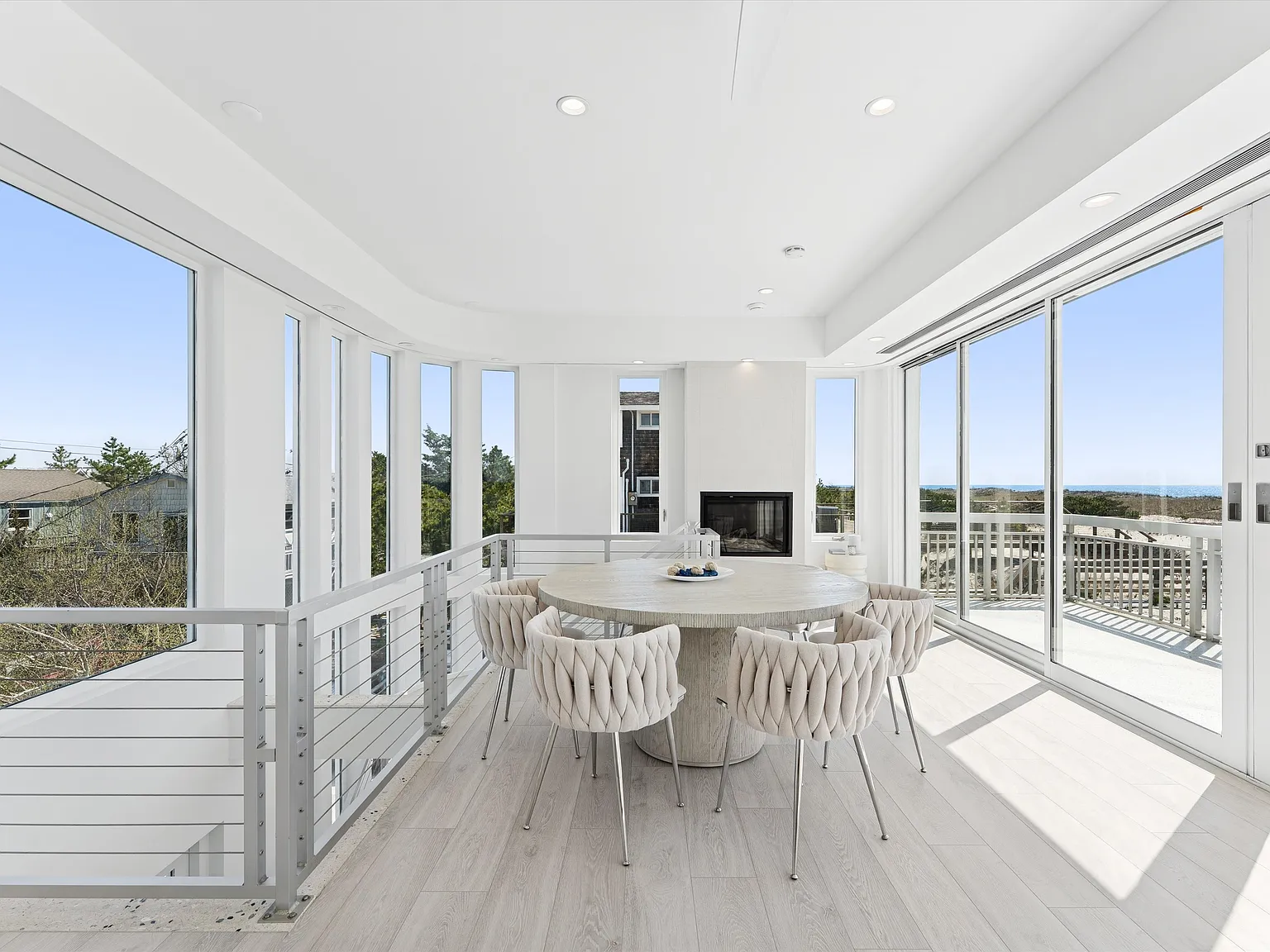 Turnkey Oceanfront Jewel — Photo 3