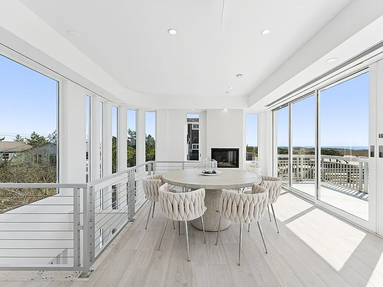 413B Dune Rd — Photo 3