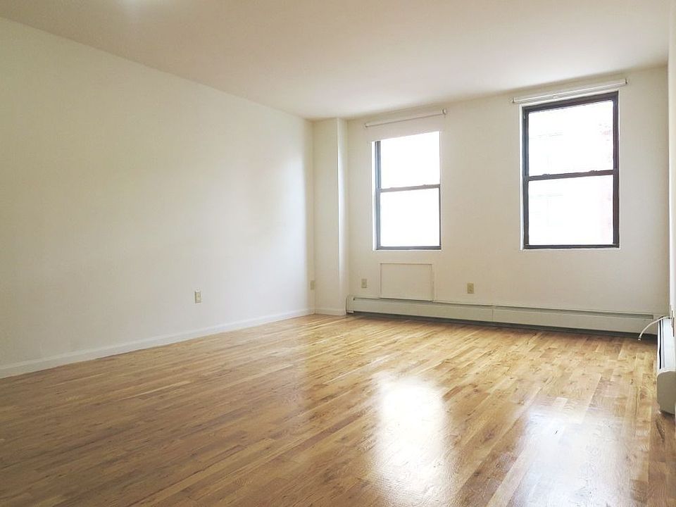 1st image of 1160 Putnam Ave APT 2