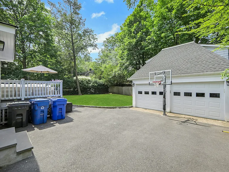 78 Franklin St — Photo 17