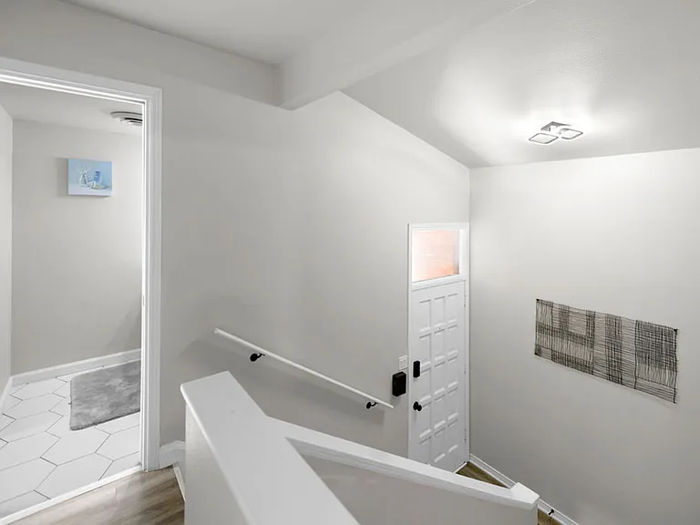 E Avenue J — Photo 9