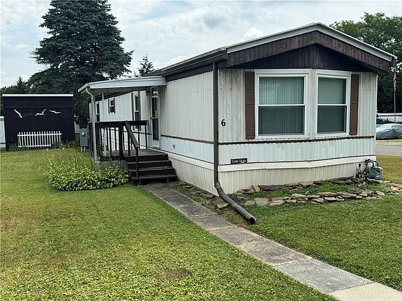 3rd image of 6 Holly Hill Dr