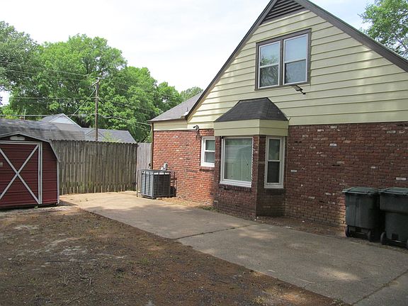 3rd image of 3111 Estes St
