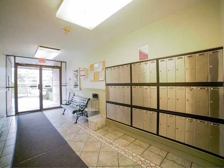 10221 133a St #318 — Photo 9